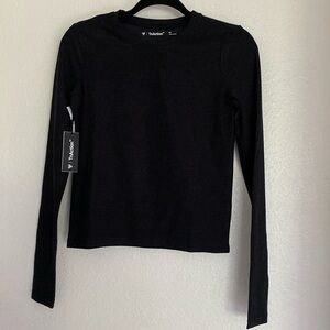 NWT Aritzia TNA long sleeve shirt